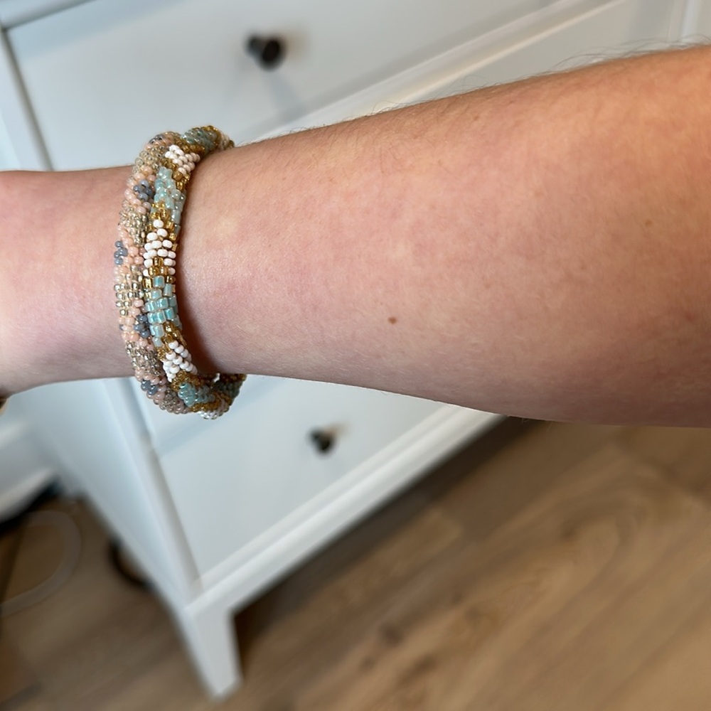 Elegant Beaded Bracelets - Gold and Cream - Picture 5 of 6
